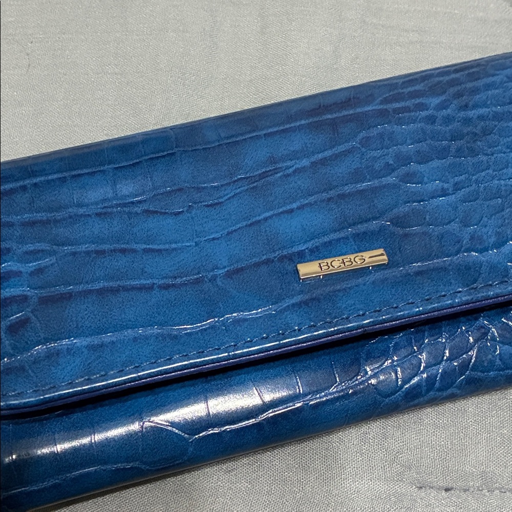 BCBGeneration Croc Wallet - Picture 9 of 10